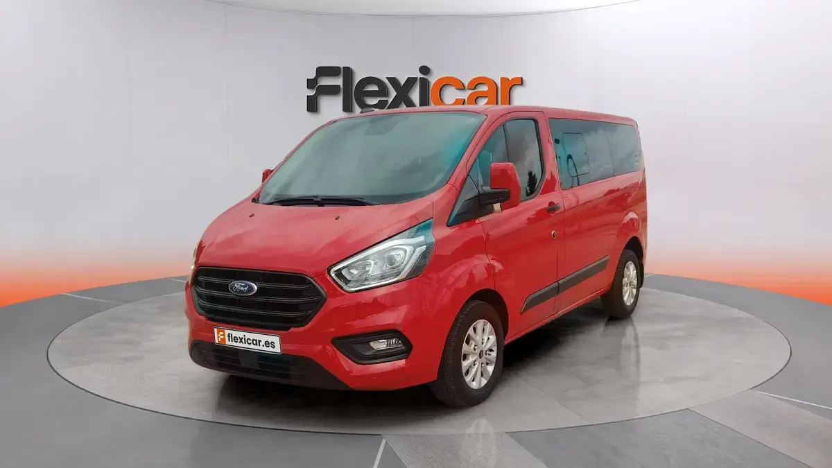 Usado Ford Tourneo Custom Trend 136 CV (100 kW) 2023 Rojo Van