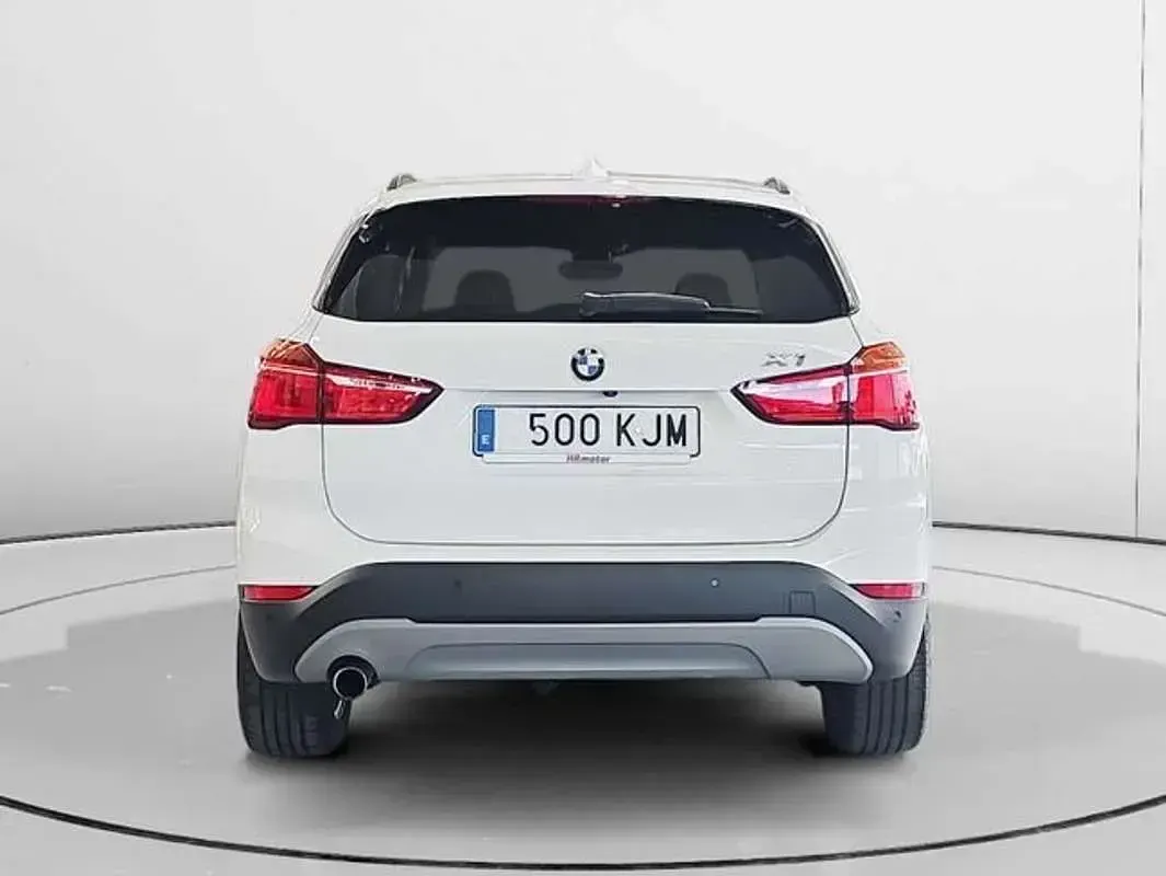 Käytetty BMW X1 Performance 150 HP (110 kW) 2018 Valkoinen Katumaasturi