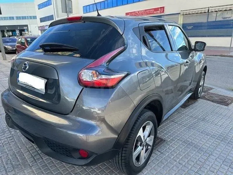 Usado Nissan Juke Acenta 112 CV (82 kW) 2019 Gris / plata SUV