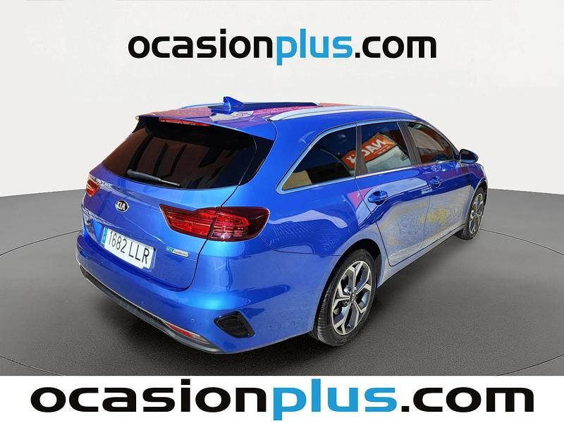 Begagnad Kia Ceed 136 HK (100 kW) 2020 Blå Halvkombi
