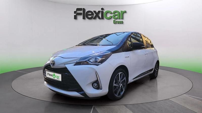 Usado Toyota Yaris Hybrid 100 CV (73 kW) 2020 Blanco Utilitario