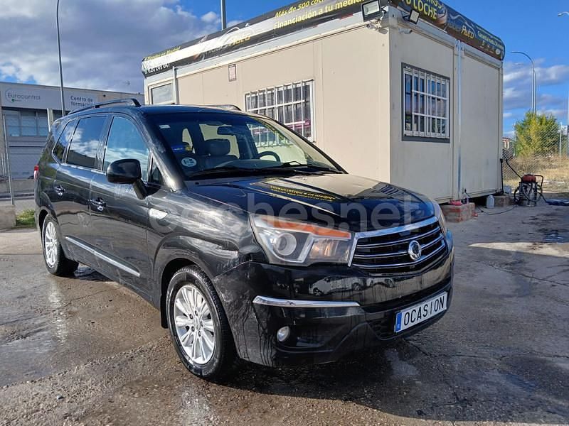 Negro Usado 2013 Ssangyong (KGM) Rodius Monovolumen | 6999 € (Super precio) - Imagen 1/4