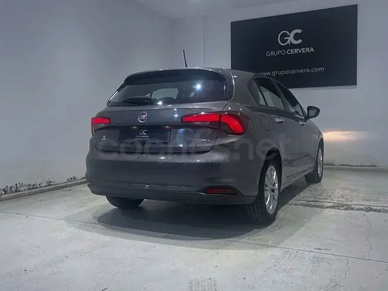 Usado Fiat Tipo Easy 95 CV (69 kW) 2019 Gris / plata Berlina