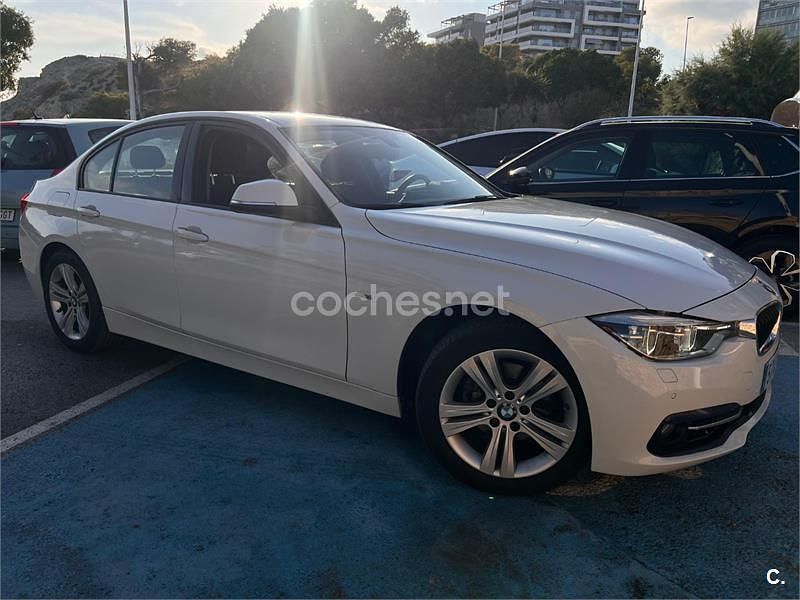 Blanco Usado 2015 BMW 318 Berlina | 17.000 € (Un poco caro) - Imagen 1/4