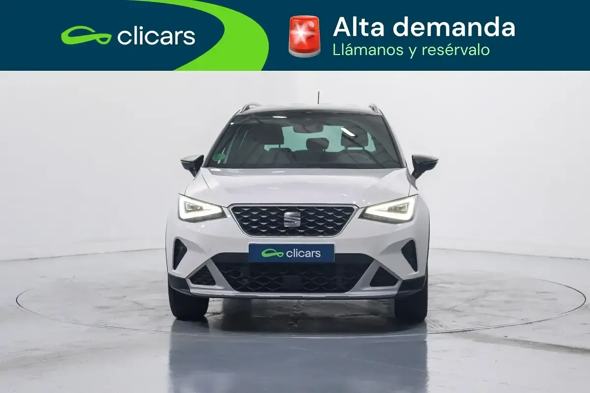 Usado Seat Arona Xperience 110 CV (80 kW) 2023 Blanco SUV