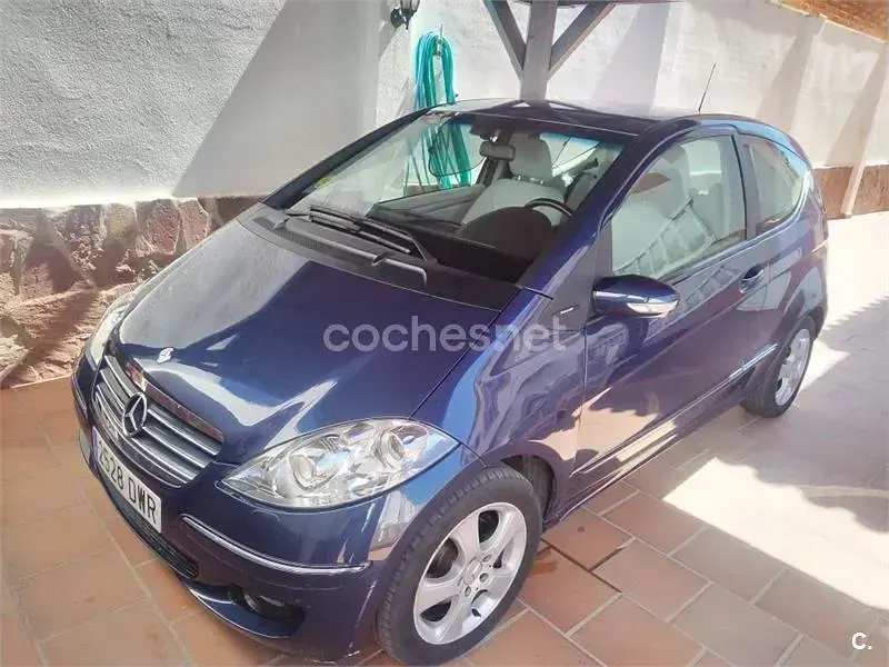 Usado Mercedes A180 Avantgarde 109 CV (80 kW) 2006 Azul Monovolumen