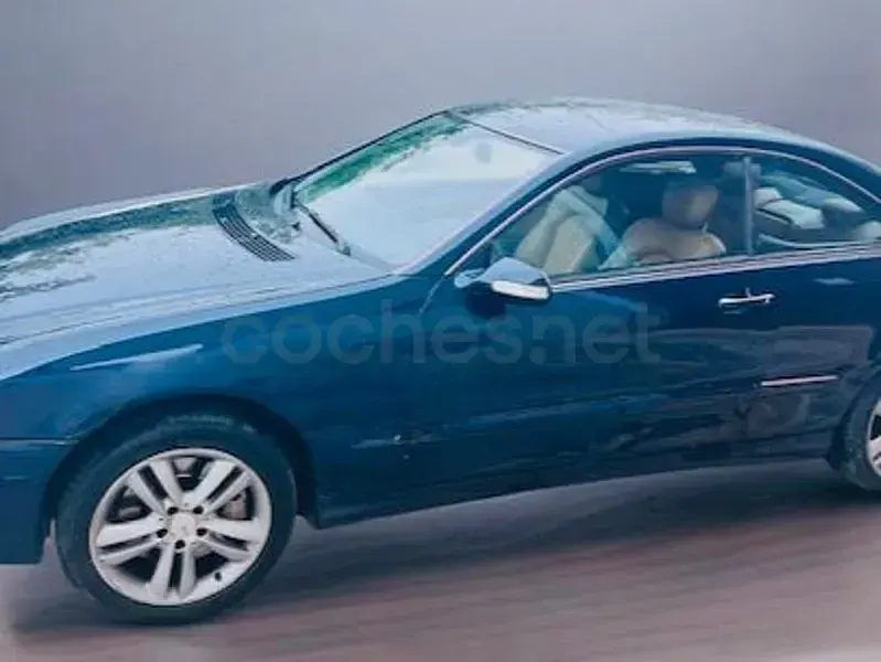 Usado Mercedes CLK320 Avantgarde 224 CV (164 kW) 2006 Azul Coupe
