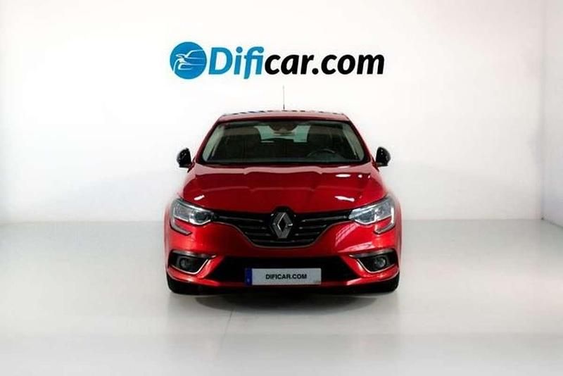 Usado Renault Mégane IV Zen 132 CV (97 kW) 2017 Rojo Utilitario
