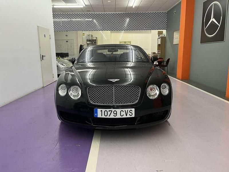 Begagnad Bentley Continental GT Mulliner 560 HK (411 kW) 2004 Svart Sportkupé
