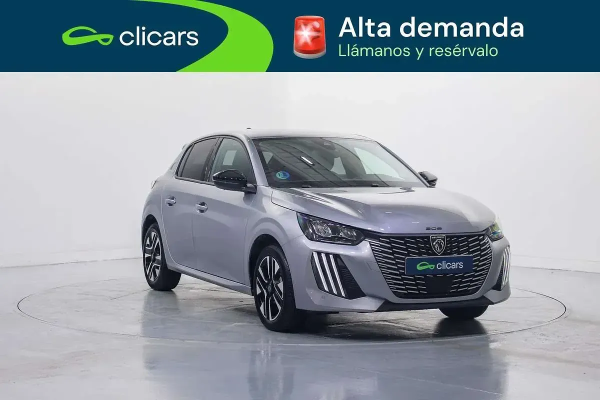 Usado Peugeot 208 Allure 101 CV (74 kW) 2025 Plateado Utilitario