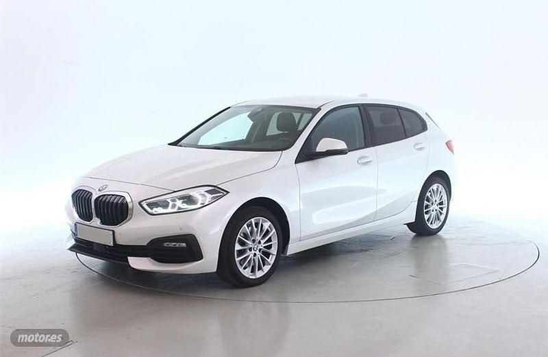 Blanco Usado 2022 BMW 118 Comfort Edition Utilitario | 24.900 € (Caro) - Imagen 1/4