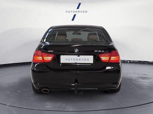 Usado BMW 318 Exclusive 143 CV (105 kW) 2011 Negro Berlina