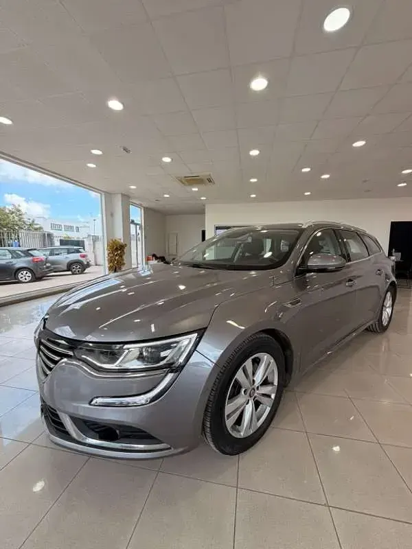 Usado Renault Talisman Initiale Paris 160 CV (117 kW) 2019 Familiar