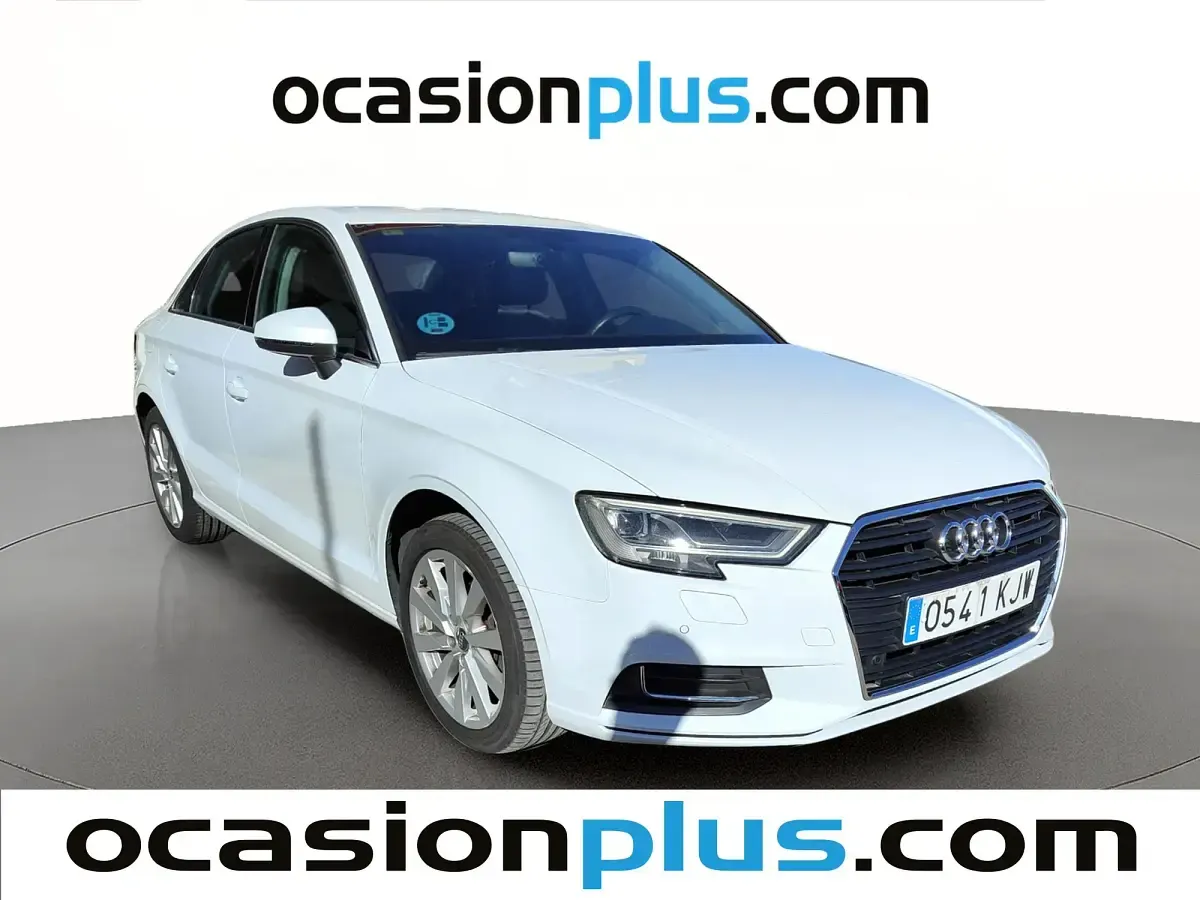 Usado Audi A3 Design 116 CV (85 kW) 2018 Blanco Berlina