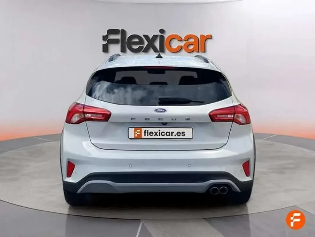 Usado Ford Focus 150 CV (110 kW) 2020 Gris Berlina