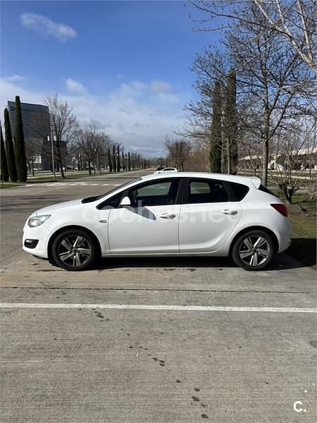 Usado Opel Astra Excellence 165 CV (121 kW) 2015 Blanco Berlina