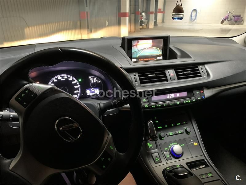 Usado Lexus CT200h 136 CV (100 kW) 2011 Marrón Berlina