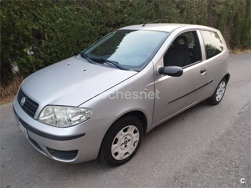 Usado Fiat Punto Dynamic 60 CV (44 kW) 2006 Blanco Utilitario