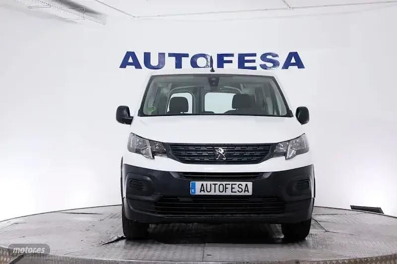 Usado Peugeot Rifter Active 102 CV (75 kW) 2021 Blanco Monovolumen