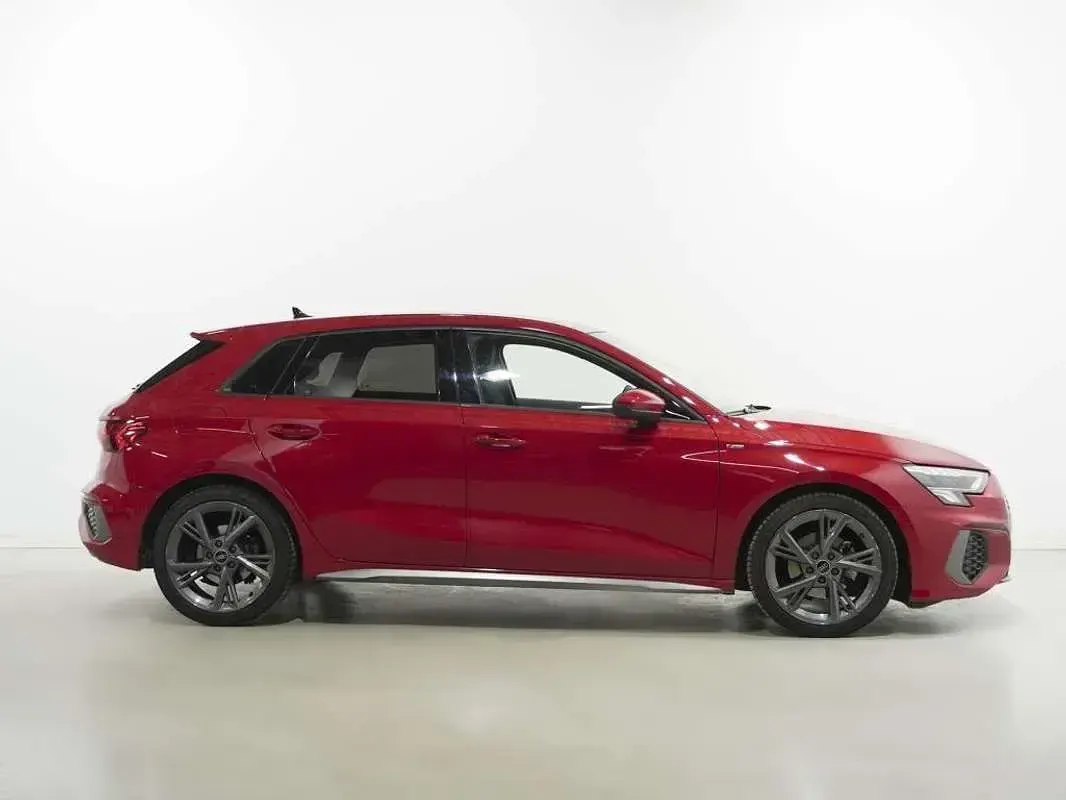 Usado Audi A3 Sportback S-Line 150 CV (110 kW) 2023 Rojo Utilitario