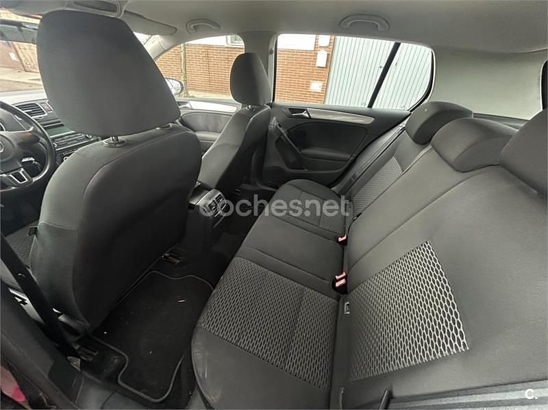 Usado VW Golf VI 105 CV (77 kW) 2011 Negro Utilitario