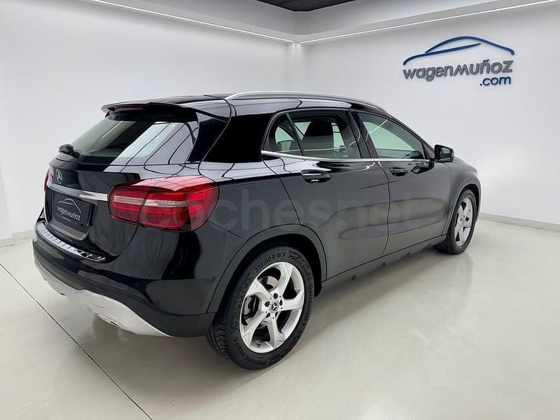 Usado Mercedes GLA200 136 CV (100 kW) 2019 Negro SUV