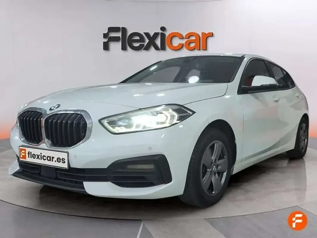 Usado BMW 118 140 CV (102 kW) 2021 Blanco Utilitario