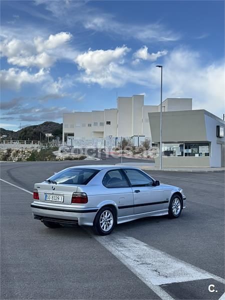 Usado BMW 318 90 CV (66 kW) 1999 Gris / plata Berlina