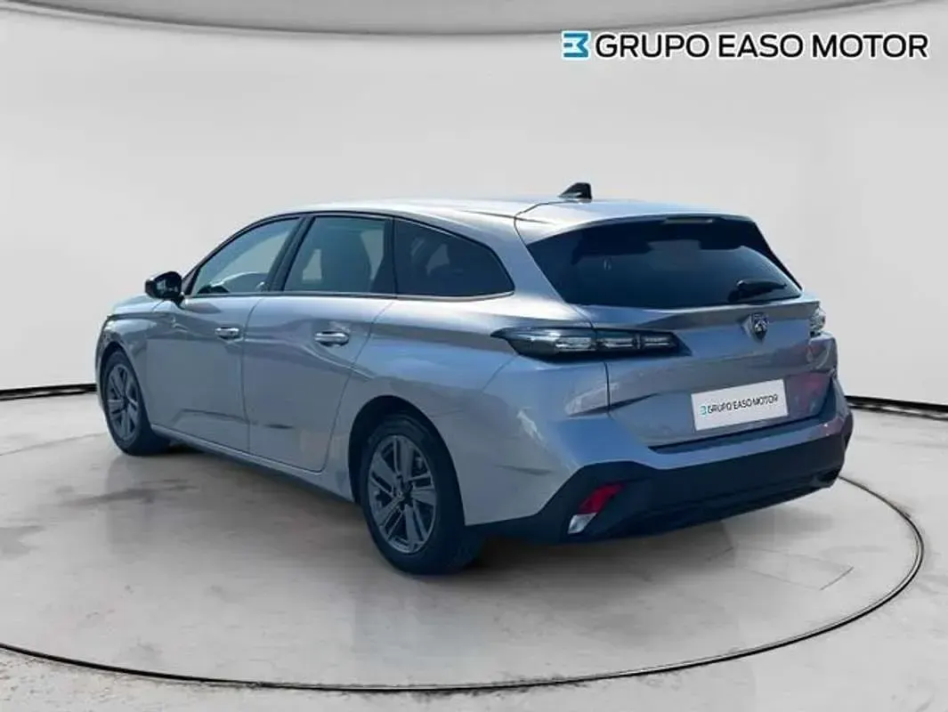 Usado Peugeot 308 Active 131 CV (96 kW) 2022 Gris Utilitario