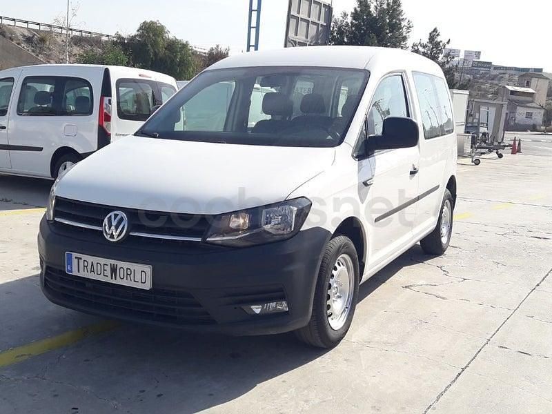 Usado VW Caddy Trendline 102 CV (75 kW) 2020 Blanco Monovolumen