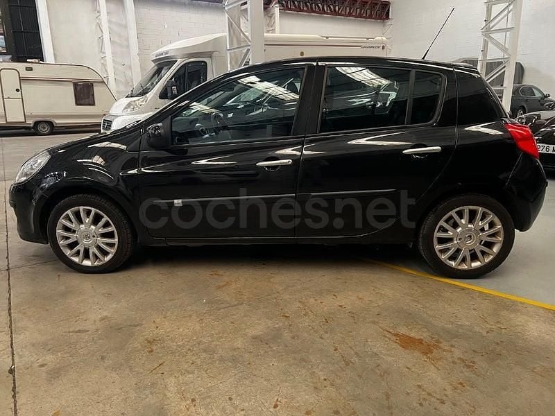 Usado Renault Clio II Dynamique 105 CV (77 kW) 2008 Negro Berlina
