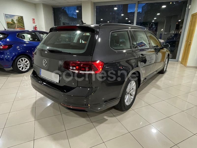 Usado VW Passat Business 122 CV (89 kW) 2020 Gris / plata Familiar