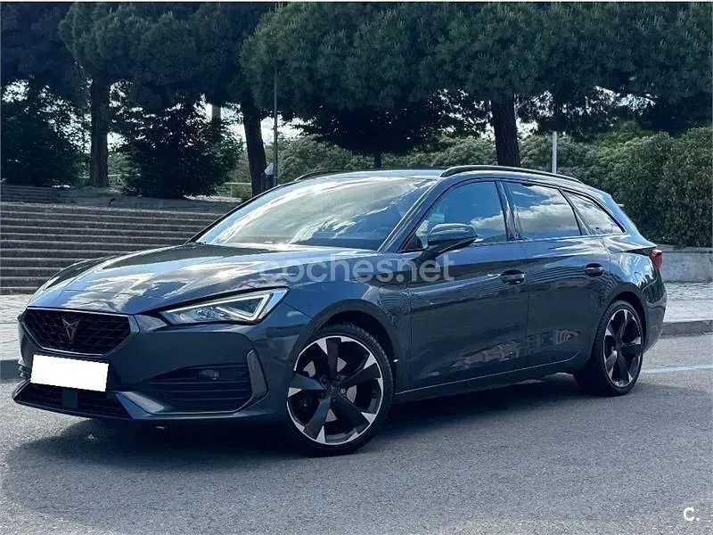 Usado Cupra Leon 204 CV (150 kW) 2022 Azul Familiar