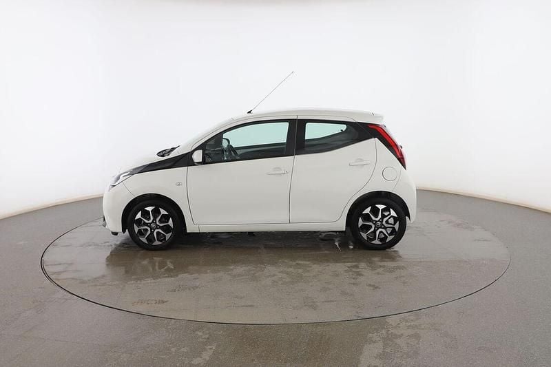 Usado Toyota Aygo X-play 72 CV (52 kW) 2019 Blanco Utilitario