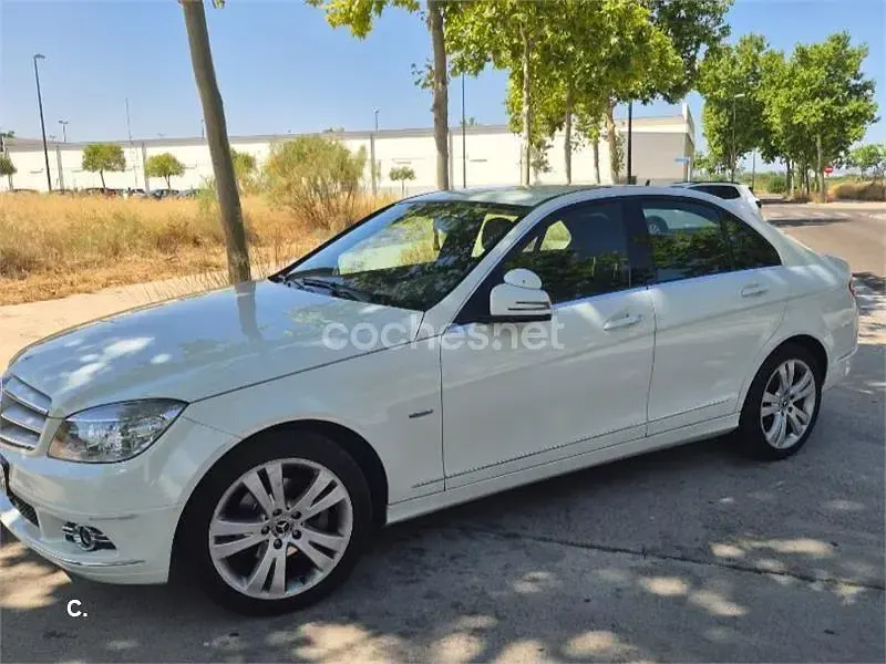 Usado Mercedes C180 156 CV (114 kW) 2009 Blanco Berlina