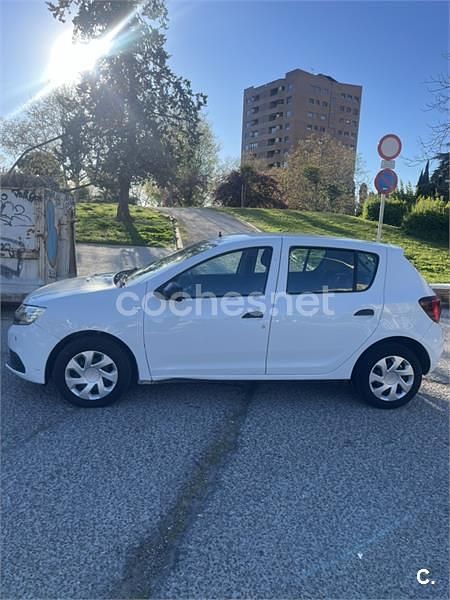 Usado Dacia Sandero Essentiel 73 CV (53 kW) 2019 Blanco Berlina