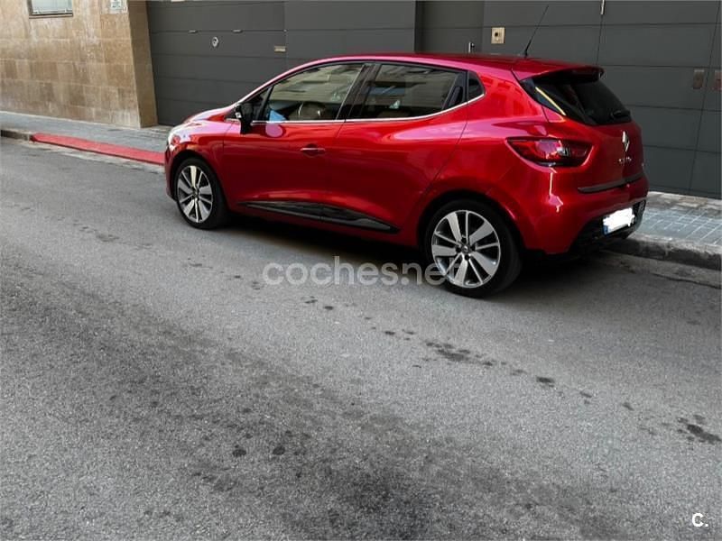 Usado Renault Clio IV 90 CV (66 kW) 2015 Rojo Berlina