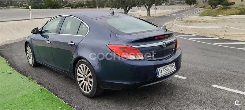 Usado Opel Insignia Cosmo 130 CV (95 kW) 2011 Azul Berlina