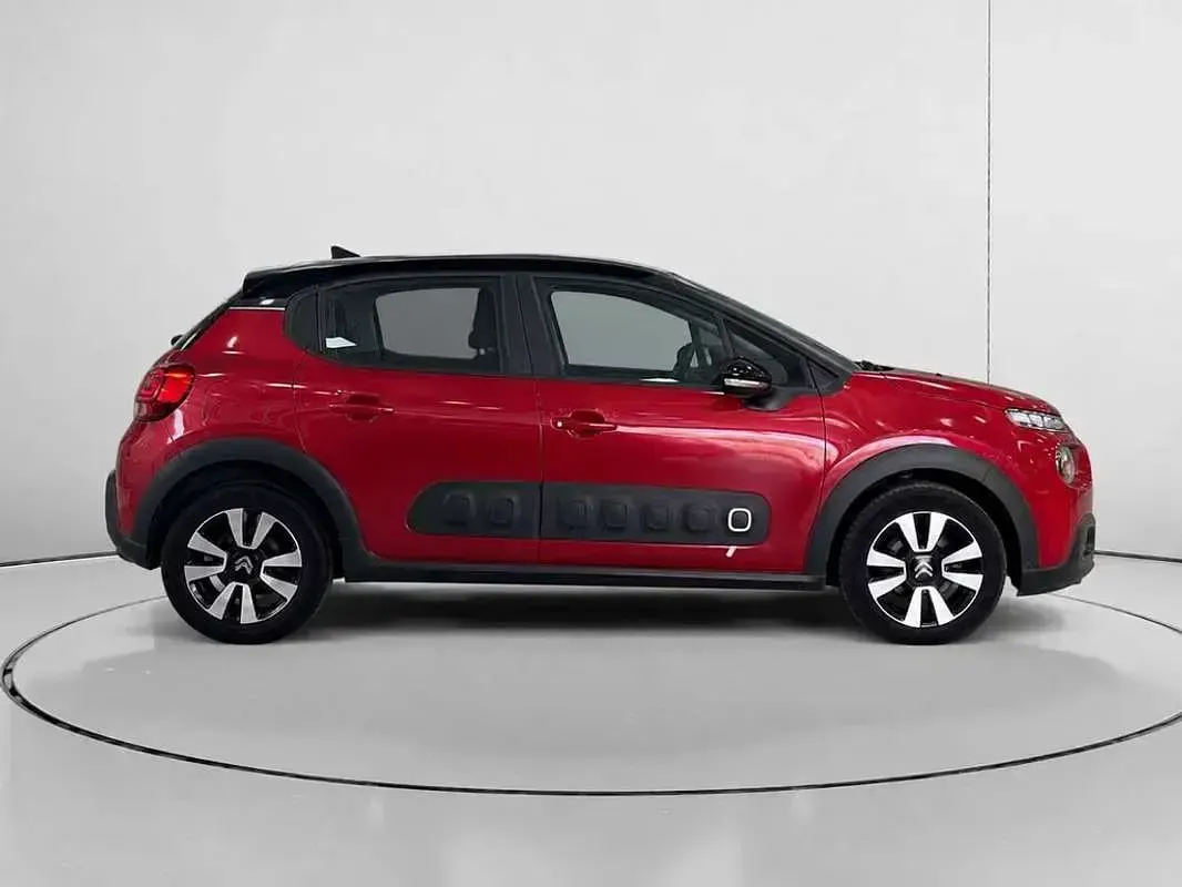 Usado Citroën C3 Feel 82 CV (60 kW) 2018 Rojo Utilitario