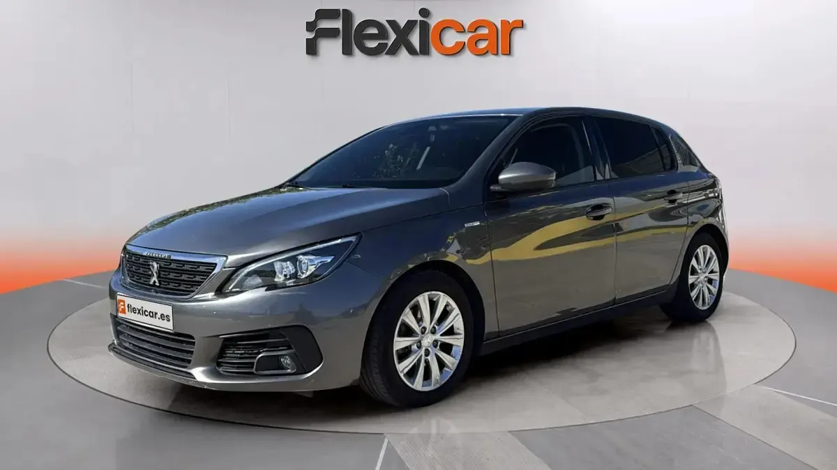 Usado Peugeot 308 Style 131 CV (96 kW) 2020 Gris Berlina