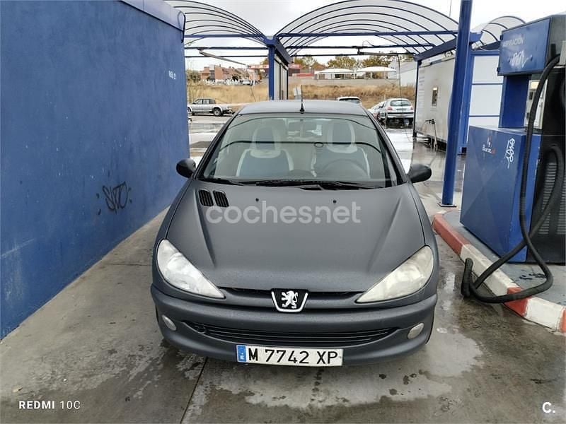 Negro Usado 2000 Peugeot 206 Berlina | 1500 € (Buen precio) - Imagen 1/4