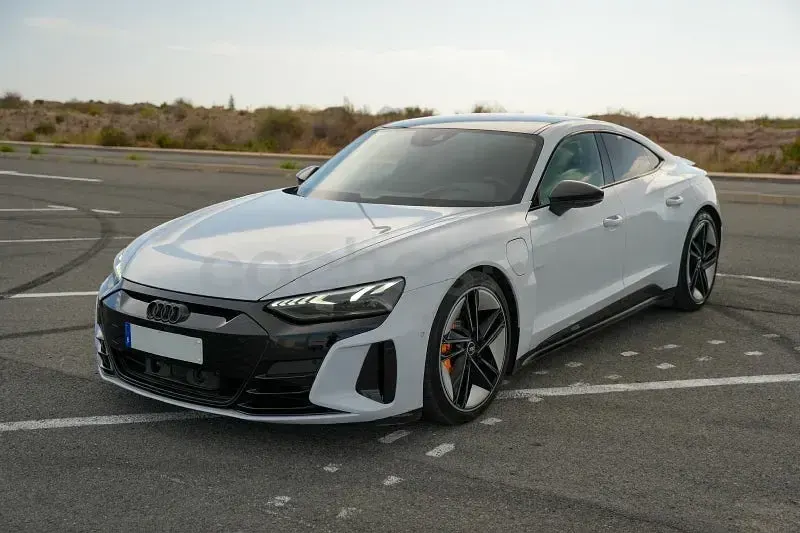 Usado Audi e-tron GT quattro 430 kW (585 CV) 2022 Eléctrico Berlina