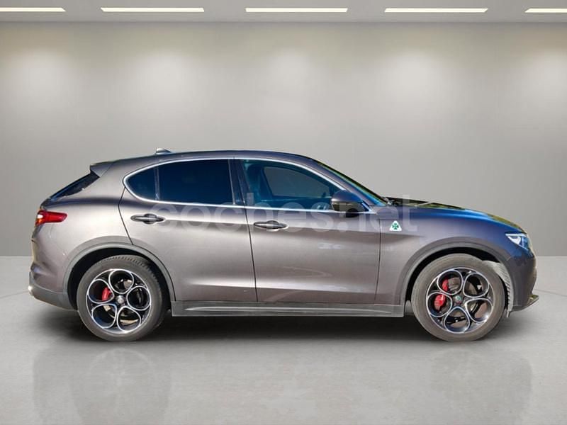 Gris / plata Usado 2020 Alfa Romeo Stelvio Executive SUV | 28.500 € (Precio justo) - Imagen 1/4