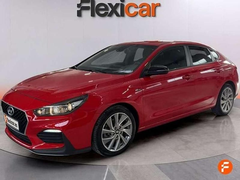 Usado Hyundai i30 N Line 120 CV (88 kW) 2020 Rojo Berlina