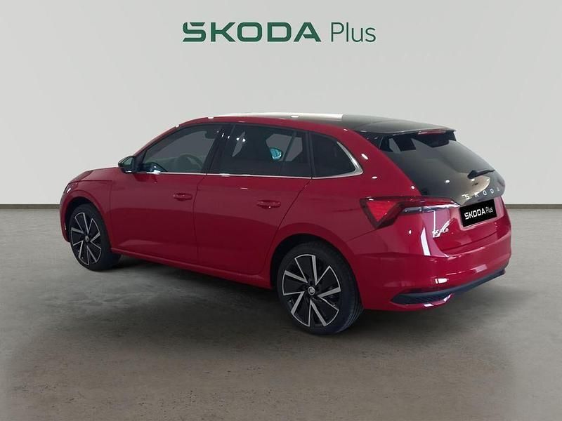 Usado Skoda Scala 116 CV (85 kW) 2024 Rojo Utilitario