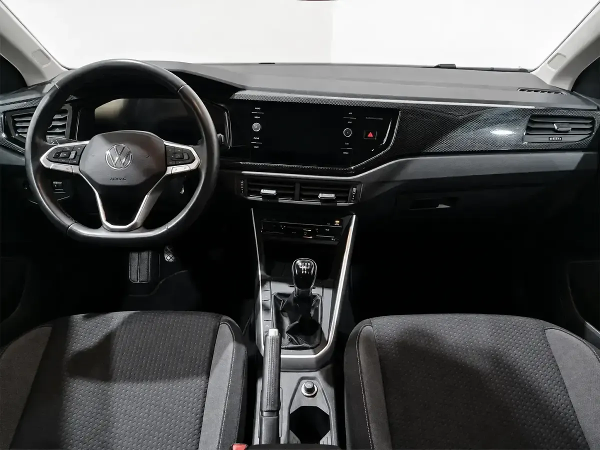 Usado VW Polo Life 95 CV (69 kW) 2025 Negro Utilitario