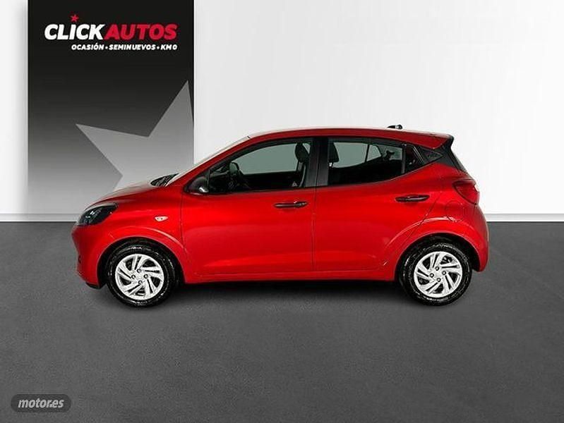 Usado Hyundai i10 63 CV (46 kW) 2024 Rojo Utilitario