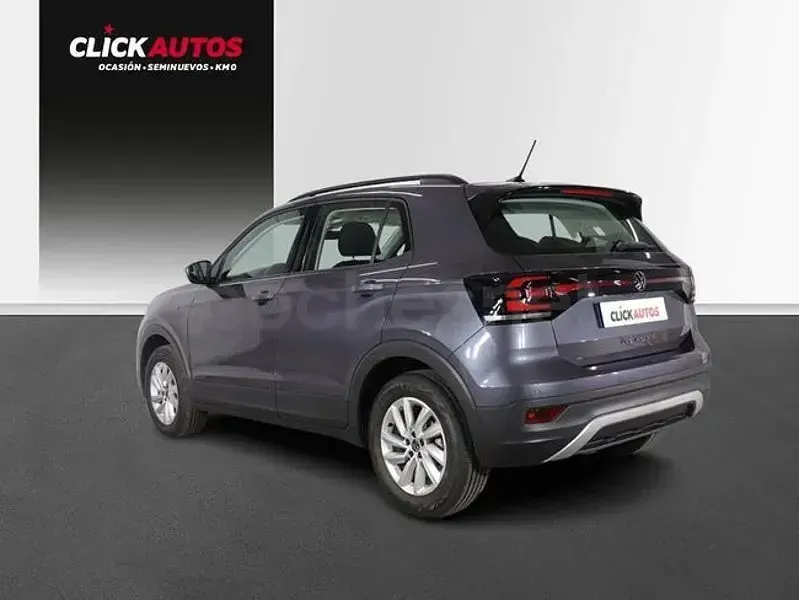Usado VW T-Cross Advance 110 CV (80 kW) 2023 Gris / plata SUV