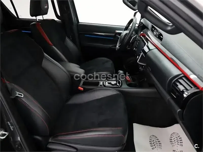 Käytetty Toyota HiLux Sport 204 HP (150 kW) 2025 Harmaa Nouto