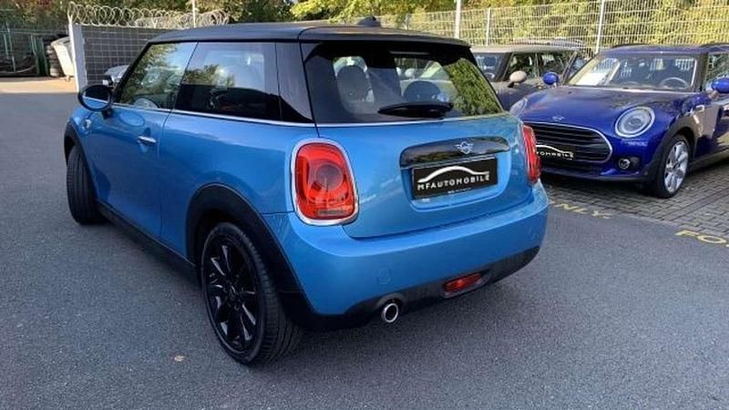 Usado Mini Cooper D 116 CV (85 kW) 2019 Azul Utilitario